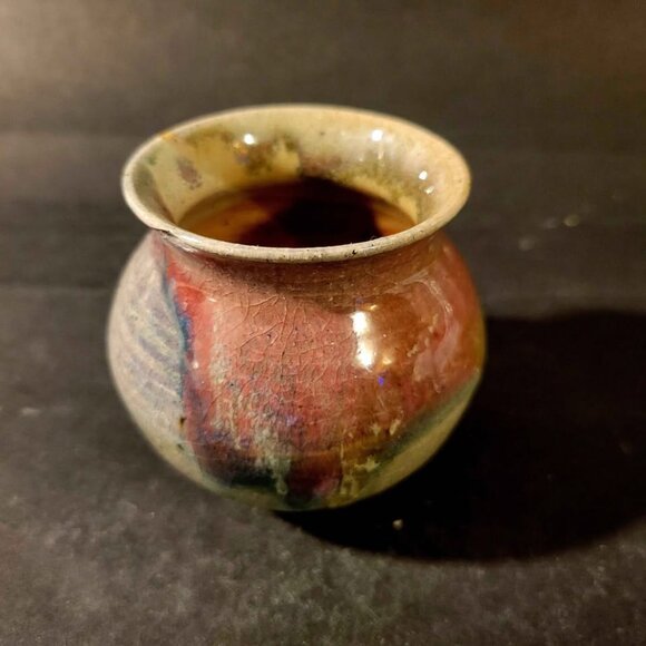 Studio Art Pottery Signed By Artist. It's A Unique, Handmade "Tie-Dye Vase - Picture 2 of 8